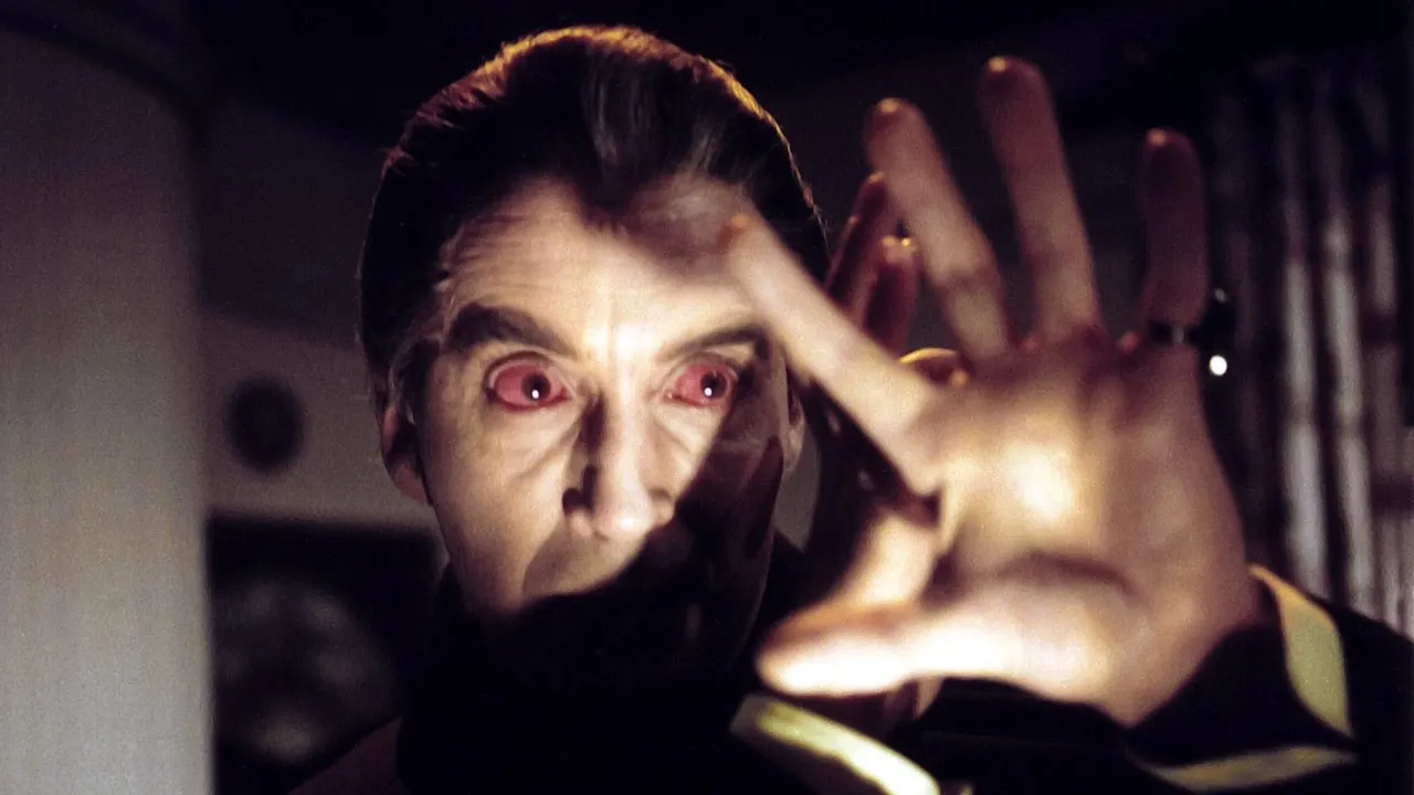 Play Dracula Has Risen from the Grave