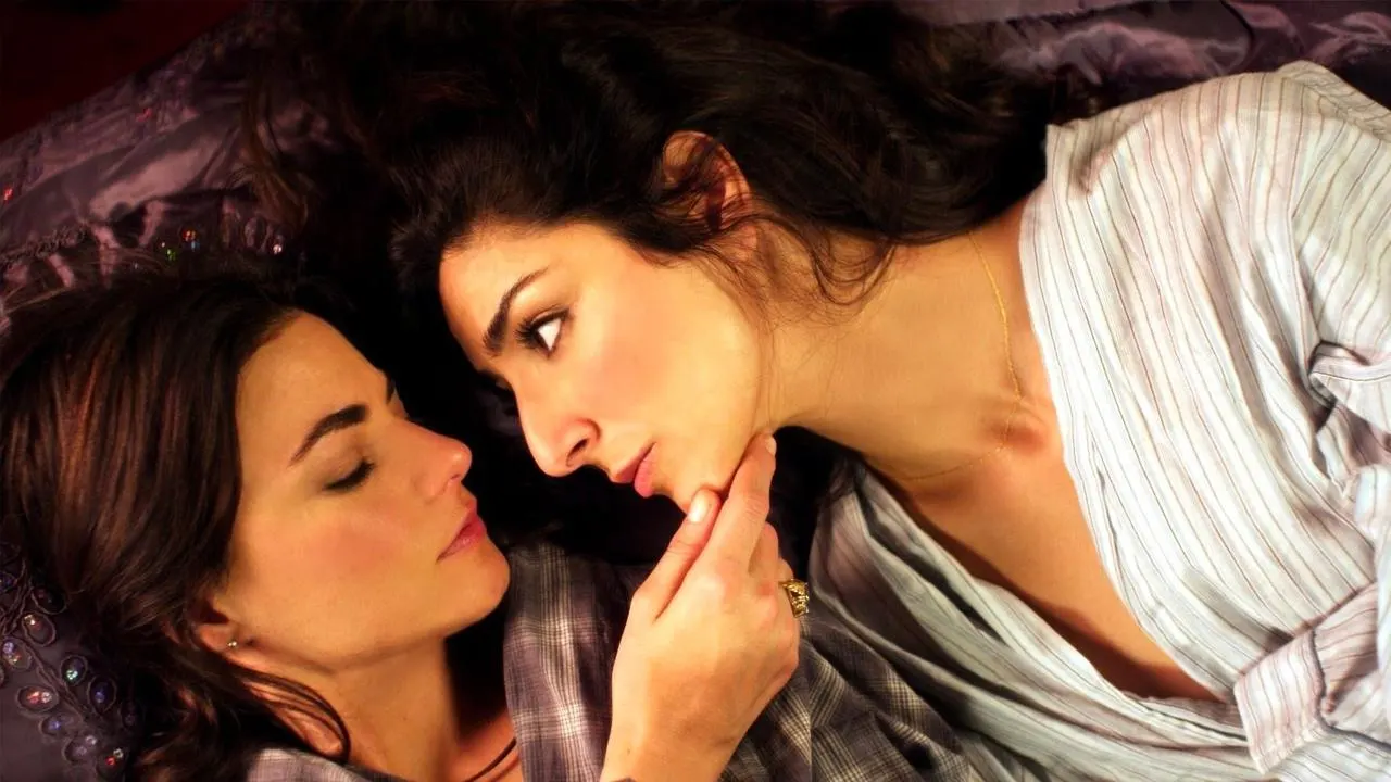 Play Elena Undone