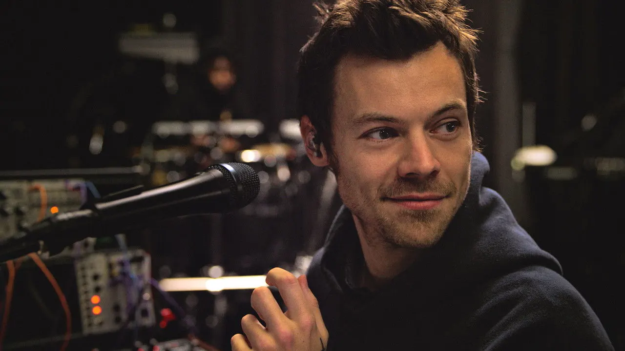 Play Harry Styles. One Night in Manchester.