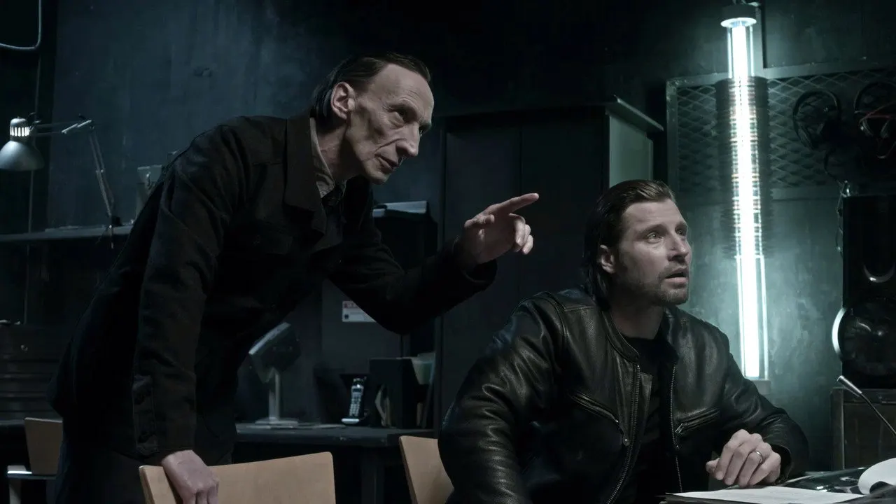 Play Prisoner X