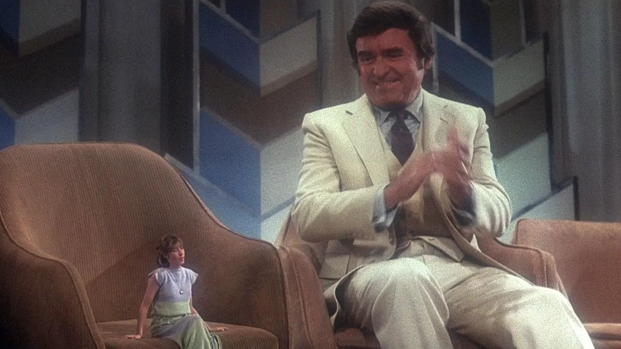 Play The Incredible Shrinking Woman